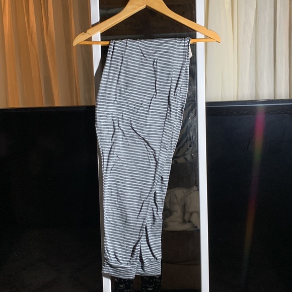 Gray and white Striped pyjama pants with pink waistband. - Picture 2 of 3